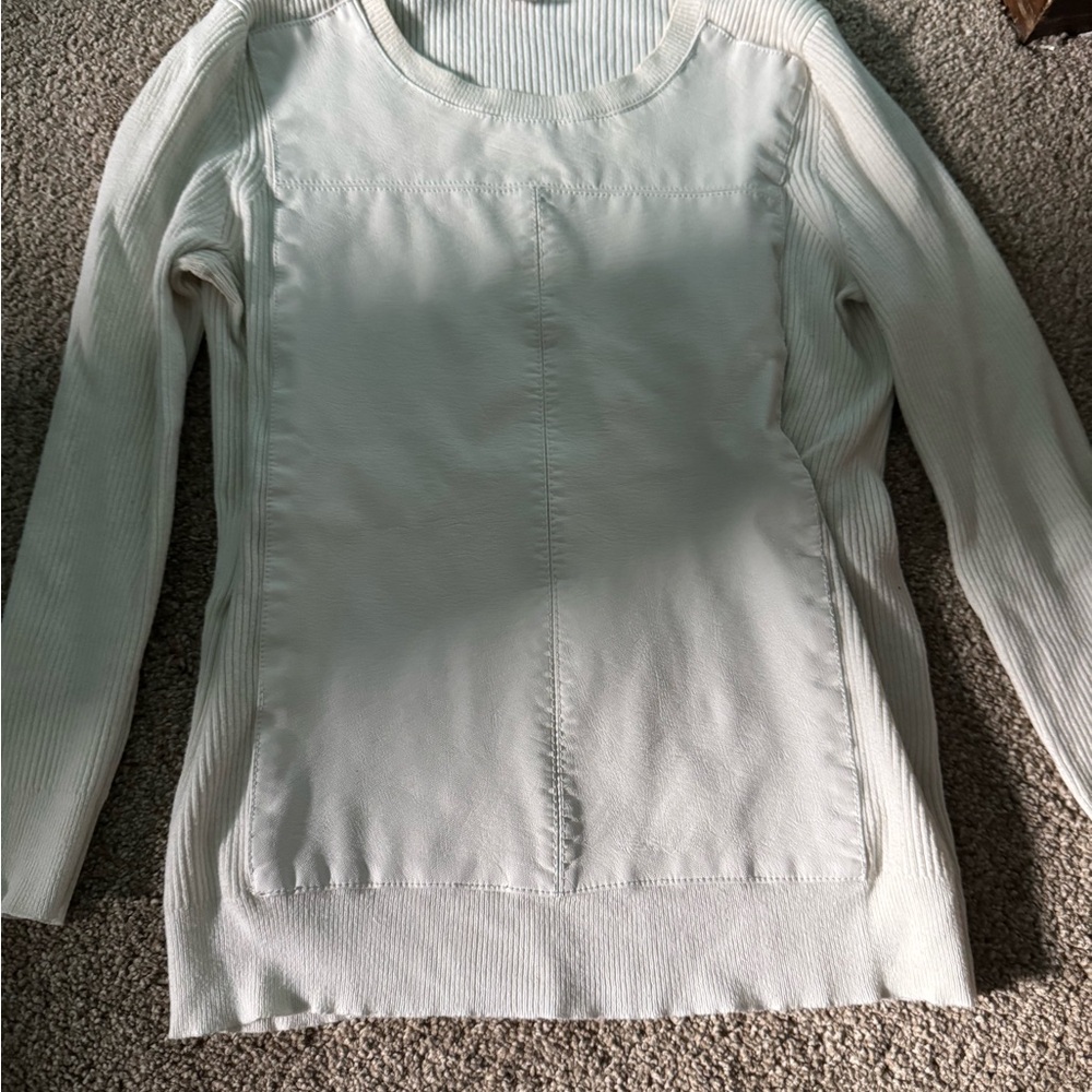 Banana Republic Cream Crew Neck Sweater
